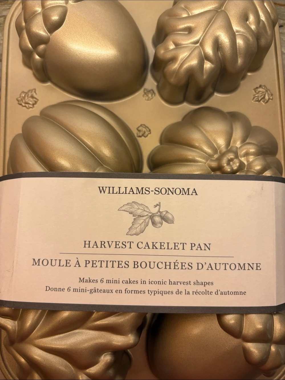 Williams Sonoma Nordic Ware HARVEST CAKELET PAN Fall Acorn Leaves Pumpkin NWT